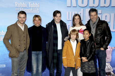 Filmpremiere 'Robbi, Tobbi und das Fliewatüüt' in Berlin
