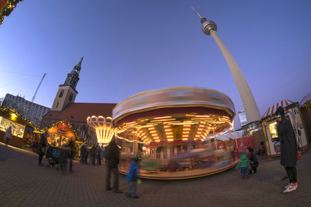 Weihnachtsmarkt am Alexanderplatz in Berlin