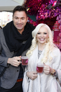 Fototermin 'Daniela Katzenberger - mit Lucas im Weihnachtsfieber' in Köln