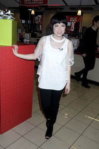 Charity Aktion mit Carly Rae Jepsen in New York