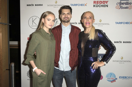 Geburtstagsparty des Youtube-Kanals Berlin Blonds in Berlin