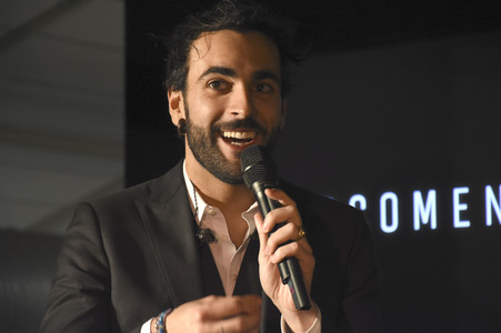 Showcase mit Marco Mengoni in München