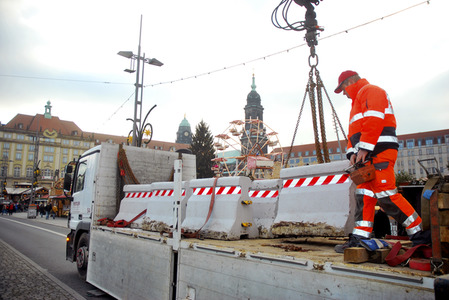 Sicherheitsmaßnahmen beim Weihnachtsmarkt in Dresden