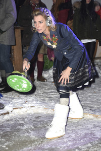 Angermaier Jubiläums Eisstock-WM in Tracht 2017 in München