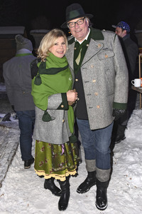 Angermaier Jubiläums Eisstock-WM in Tracht 2017 in München