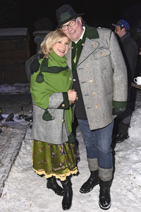 Angermaier Jubiläums Eisstock-WM in Tracht 2017 in München