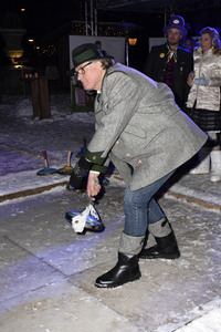 Angermaier Jubiläums Eisstock-WM in Tracht 2017 in München