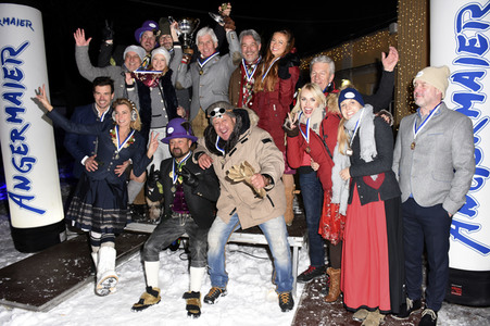 Angermaier Jubiläums Eisstock-WM in Tracht 2017 in München