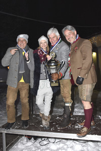 Angermaier Jubiläums Eisstock-WM in Tracht 2017 in München