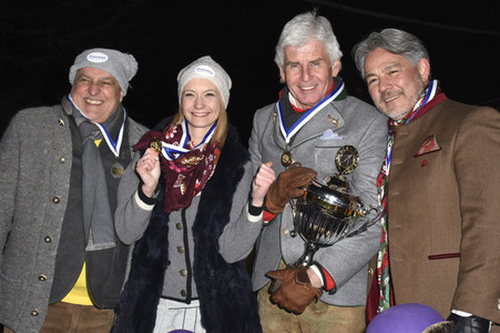 Angermaier Jubiläums Eisstock-WM in Tracht 2017 in München