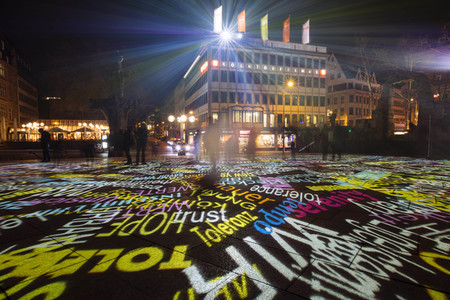 Lichtershow 'Time Drifts Cologne' in Köln
