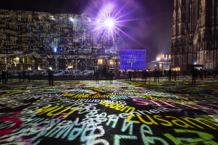 Lichtershow 'Time Drifts Cologne' in Köln