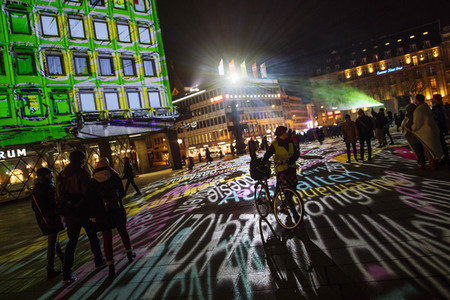 Lichtershow 'Time Drifts Cologne' in Köln