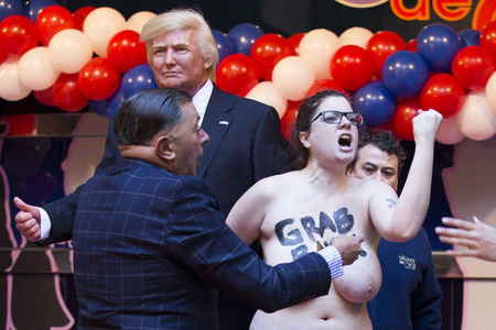 Enthülung der Donald Trump Wachsfigur in Madrid