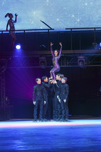 Eisrevue-Premiere 'Holiday on Ice - Time' in Köln