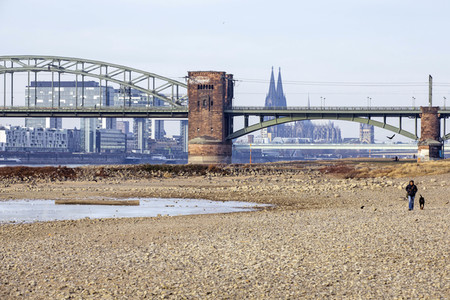Symbolfoto Niedrigwasser