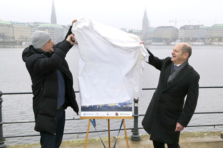 Pressetermin 'Rechtes Alsterufer gegen linkes Alsterufer' in Hamburg