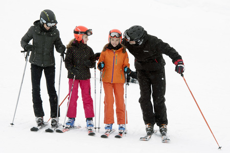 Die spanischen Royals beim Skifahren in Astún