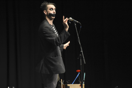 Auftritt von Tape Face in München