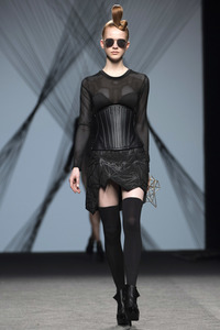 Maya Hansen Fashion Show auf der Mercedes-Benz Fashion Week Madrid AW 2017