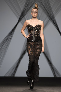 Maya Hansen Fashion Show auf der Mercedes-Benz Fashion Week Madrid AW 2017