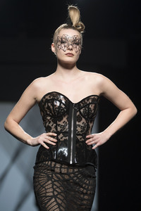 Maya Hansen Fashion Show auf der Mercedes-Benz Fashion Week Madrid AW 2017