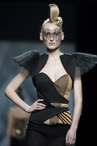 Maya Hansen Fashion Show auf der Mercedes-Benz Fashion Week Madrid AW 2017