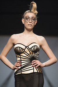 Maya Hansen Fashion Show auf der Mercedes-Benz Fashion Week Madrid AW 2017