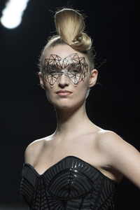 Maya Hansen Fashion Show auf der Mercedes-Benz Fashion Week Madrid AW 2017