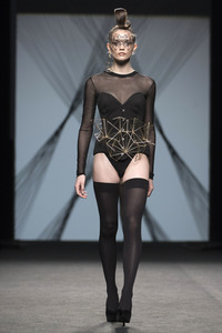 Maya Hansen Fashion Show auf der Mercedes-Benz Fashion Week Madrid AW 2017
