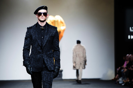 Ana Locking Fashion Show auf der Mercedes-Benz Fashion Week Madrid AW 2017