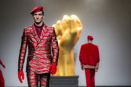Ana Locking Fashion Show auf der Mercedes-Benz Fashion Week Madrid AW 2017