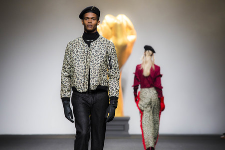 Ana Locking Fashion Show auf der Mercedes-Benz Fashion Week Madrid AW 2017
