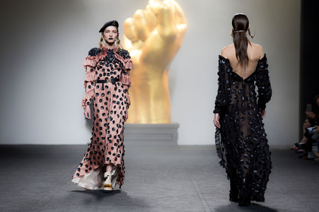 Ana Locking Fashion Show auf der Mercedes-Benz Fashion Week Madrid AW 2017