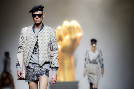 Ana Locking Fashion Show auf der Mercedes-Benz Fashion Week Madrid AW 2017