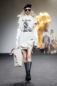 Ana Locking Fashion Show auf der Mercedes-Benz Fashion Week Madrid AW 2017