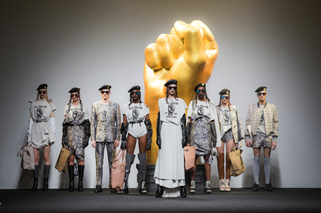 Ana Locking Fashion Show auf der Mercedes-Benz Fashion Week Madrid AW 2017