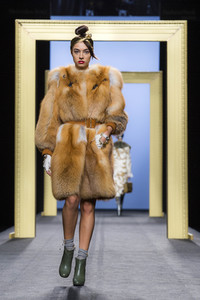 Miguel Marinero Fashion Show auf der Mercedes-Benz Fashion Week Madrid AW 2017