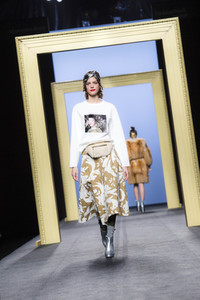 Miguel Marinero Fashion Show auf der Mercedes-Benz Fashion Week Madrid AW 2017