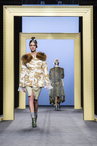 Miguel Marinero Fashion Show auf der Mercedes-Benz Fashion Week Madrid AW 2017