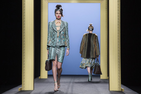 Miguel Marinero Fashion Show auf der Mercedes-Benz Fashion Week Madrid AW 2017