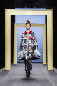 Miguel Marinero Fashion Show auf der Mercedes-Benz Fashion Week Madrid AW 2017