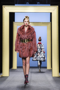 Miguel Marinero Fashion Show auf der Mercedes-Benz Fashion Week Madrid AW 2017