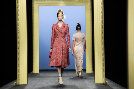 Miguel Marinero Fashion Show auf der Mercedes-Benz Fashion Week Madrid AW 2017