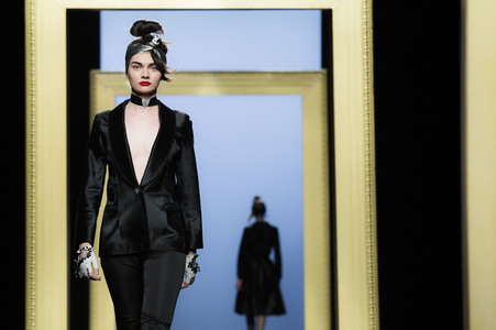 Miguel Marinero Fashion Show auf der Mercedes-Benz Fashion Week Madrid AW 2017