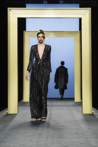 Miguel Marinero Fashion Show auf der Mercedes-Benz Fashion Week Madrid AW 2017