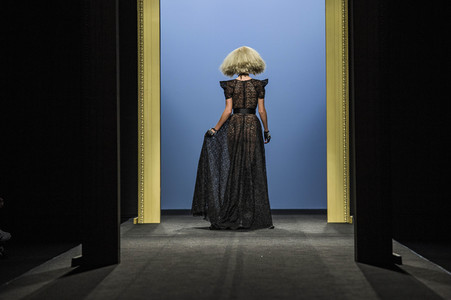 Miguel Marinero Fashion Show auf der Mercedes-Benz Fashion Week Madrid AW 2017