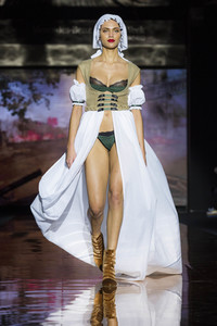 Andrés Sardá Fashion Show auf der Mercedes-Benz Fashion Week Madrid AW 2017