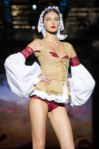 Andrés Sardá Fashion Show auf der Mercedes-Benz Fashion Week Madrid AW 2017