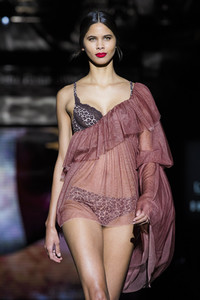 Andrés Sardá Fashion Show auf der Mercedes-Benz Fashion Week Madrid AW 2017